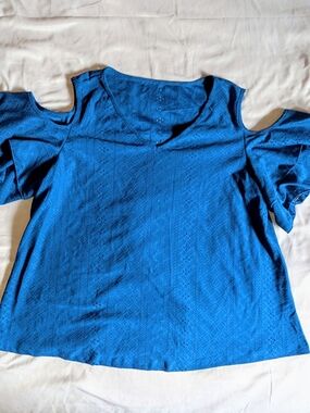 Size XL Blue/Turquoise Cold-Shoulder Eyelet Top, BNWOT